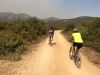 Cyklistická skupinka nadšeně odjíždí směr Vrana (16km)