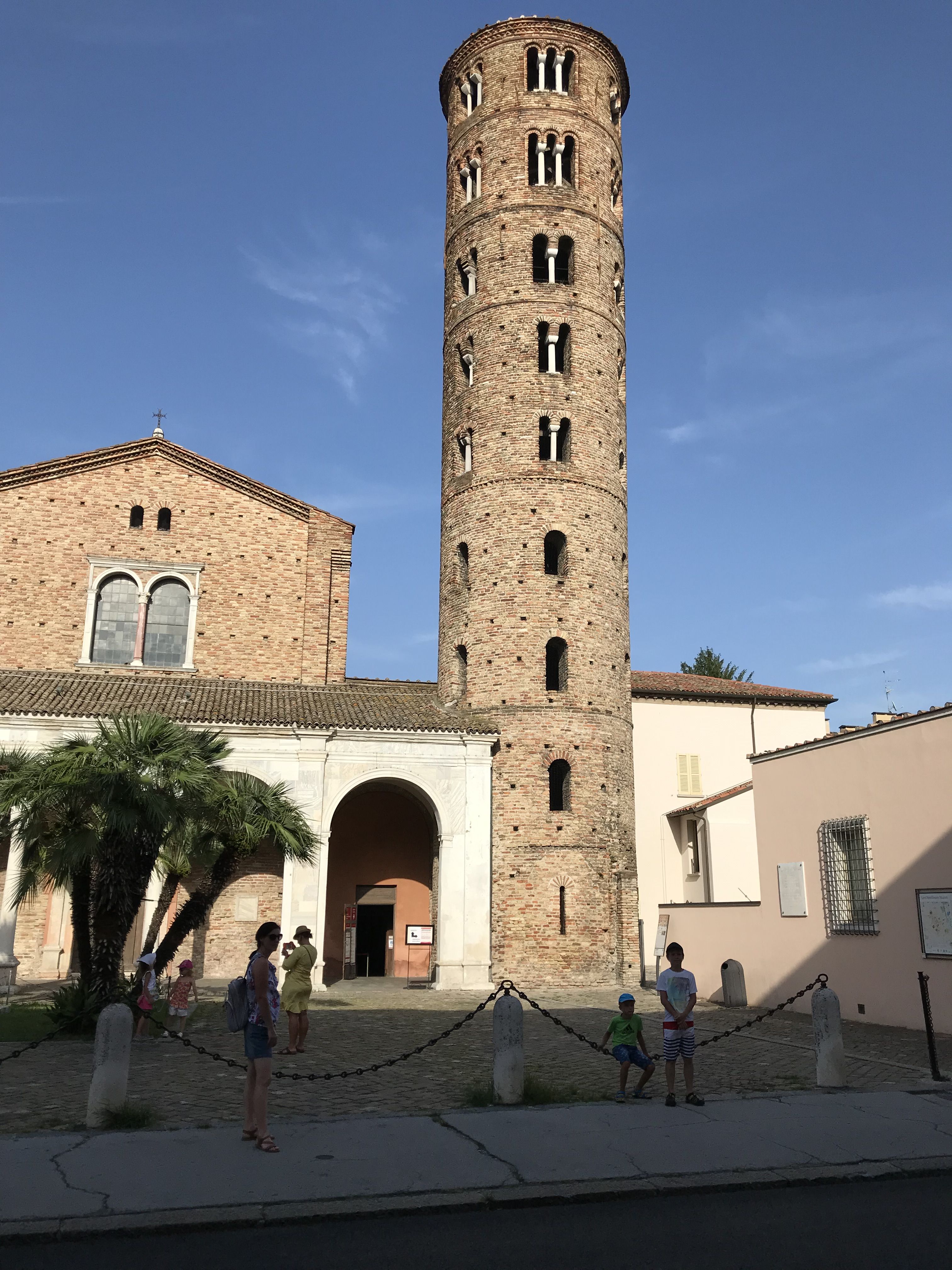Bazilika di Sant Apollinare Nuovo v Ravenně